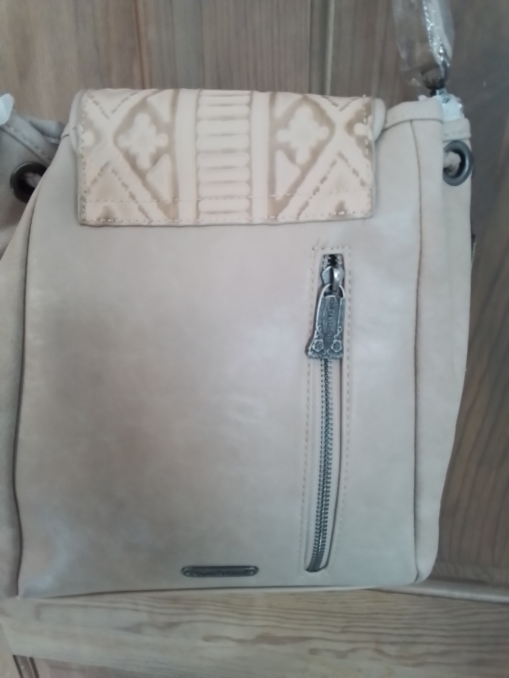 Trinity Ranch Bucket Style Drawstring Shoulder/Crossbody Bag - Picture 3 of 11